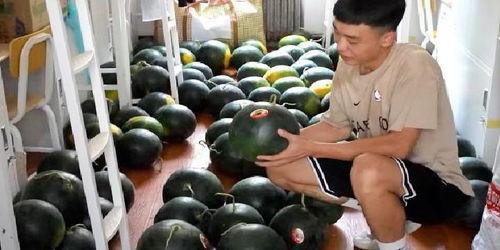 大学生全校吃瓜,揭秘大学生们的“吃瓜”生活