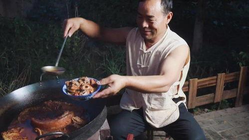 乡村食叔吃瓜,一场别开生面的乡村美食之旅